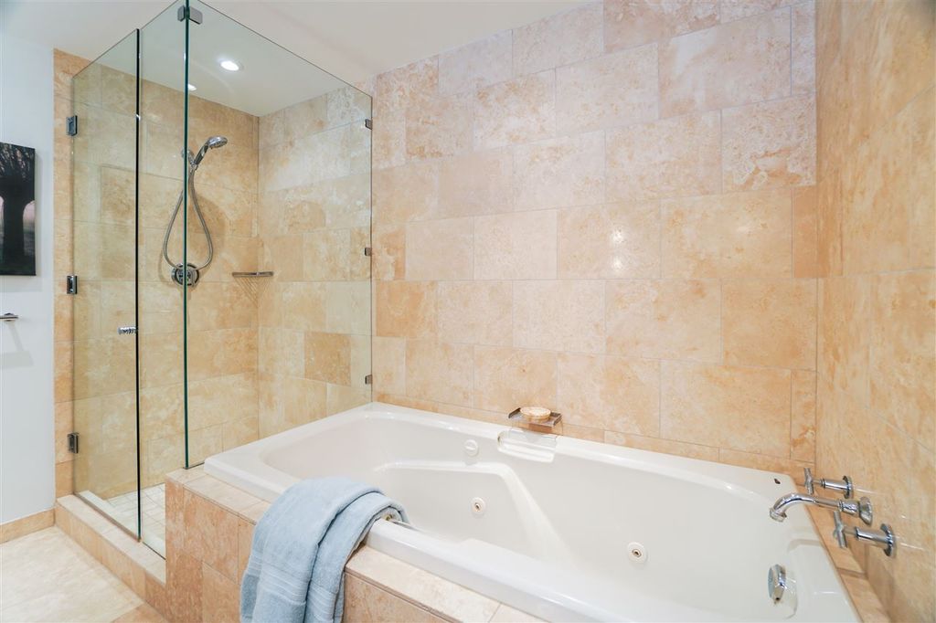 listing image 1106293593884104965