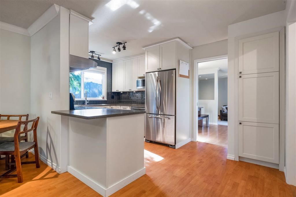 listing image 1104966045380096509