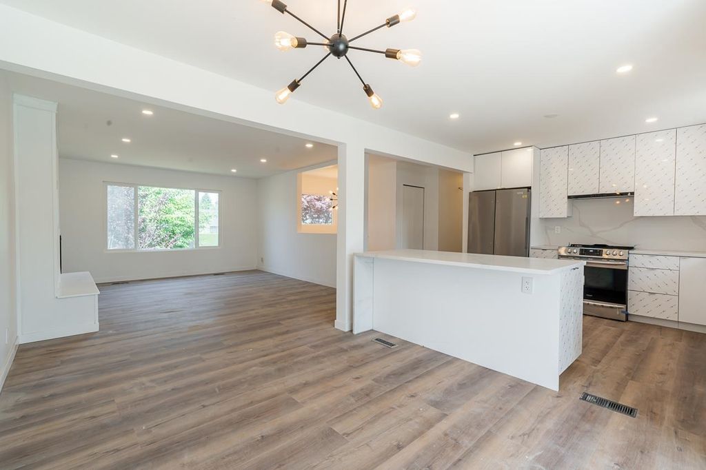 listing image 1106391966484643512