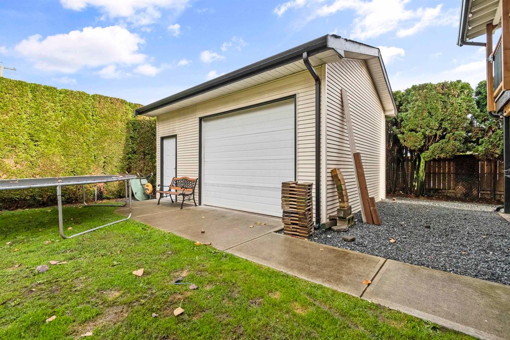listing image 1109655586475369532