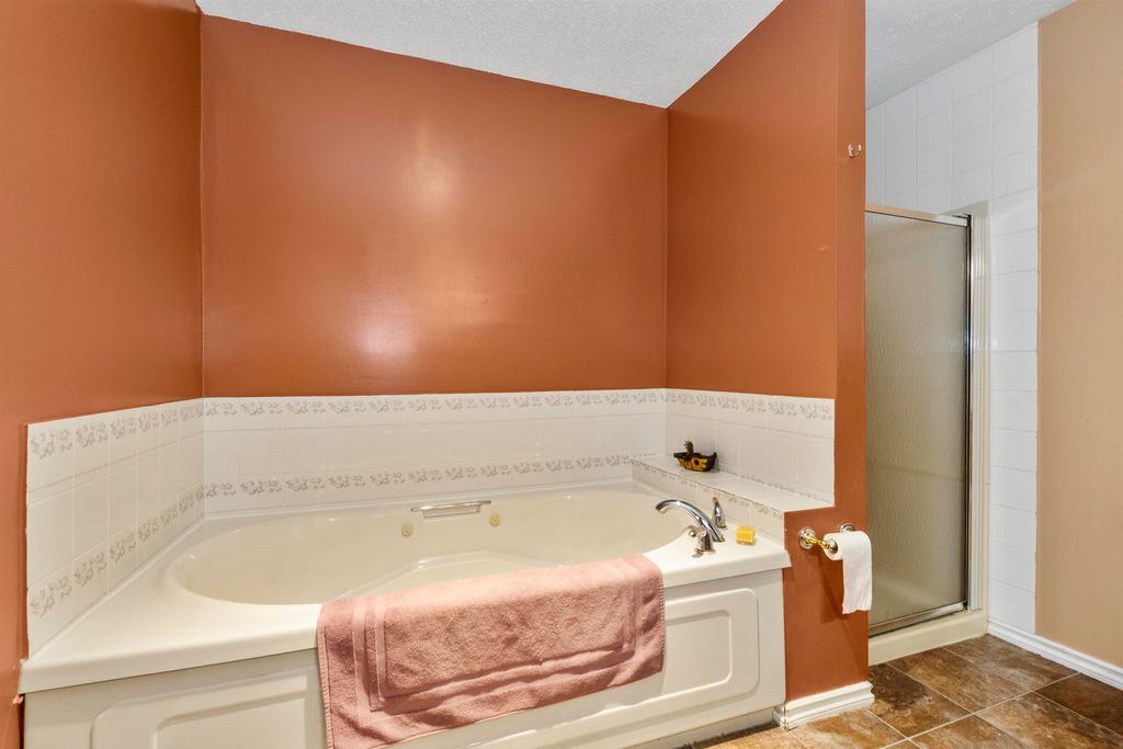 listing image 1104820243883683473