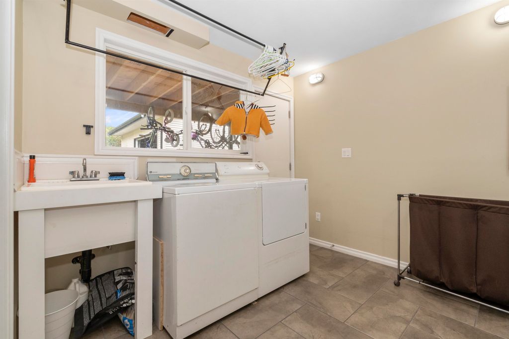 listing image 1106164675265822557