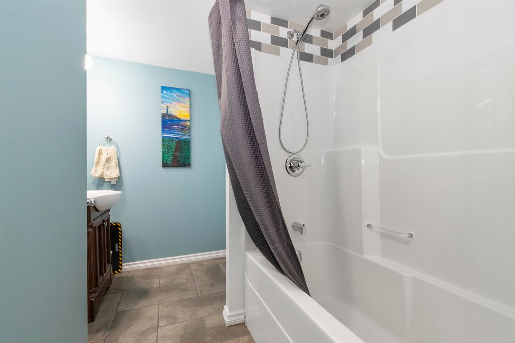 listing image 1109570662542613216