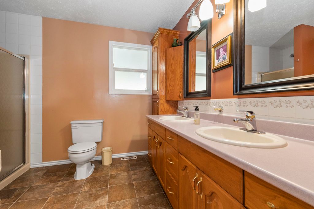 listing image 1104916553313609111