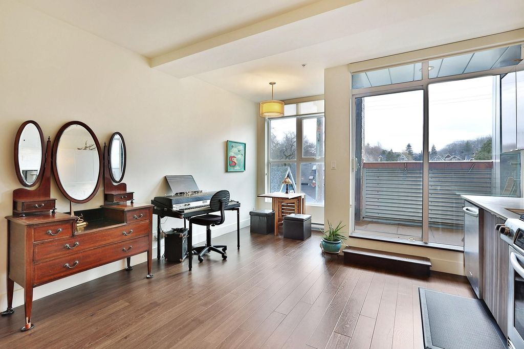 listing image 1104414443472591204