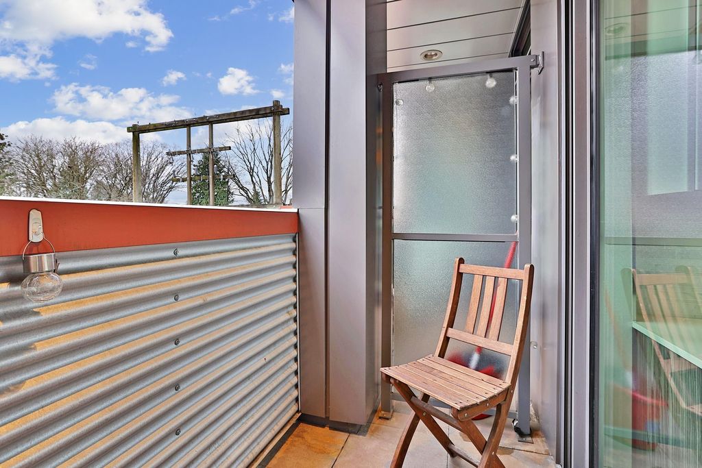 listing image 1103686788280372924