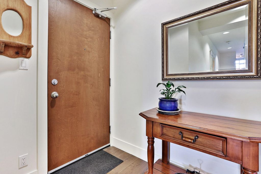 listing image 1101470038430052854