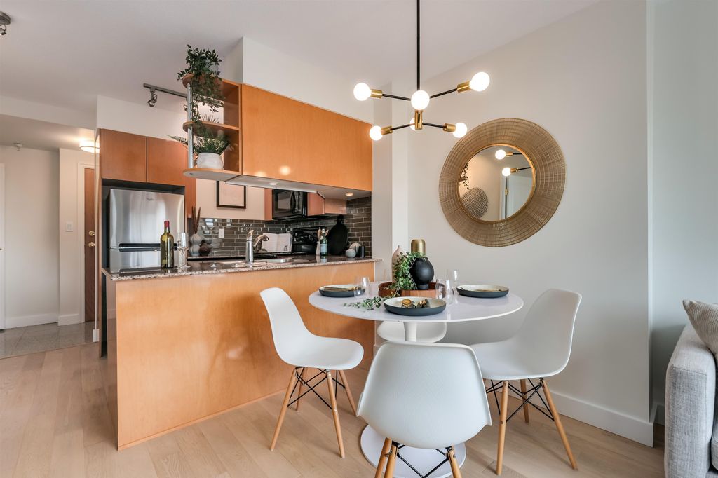 listing image 1103410487961469897