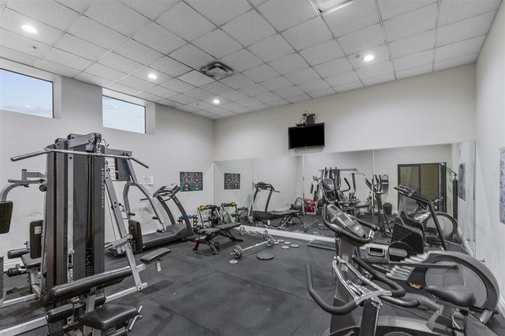 listing image 1100638720440295581