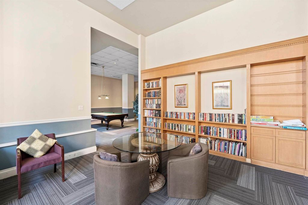 listing image 1106887954531570430