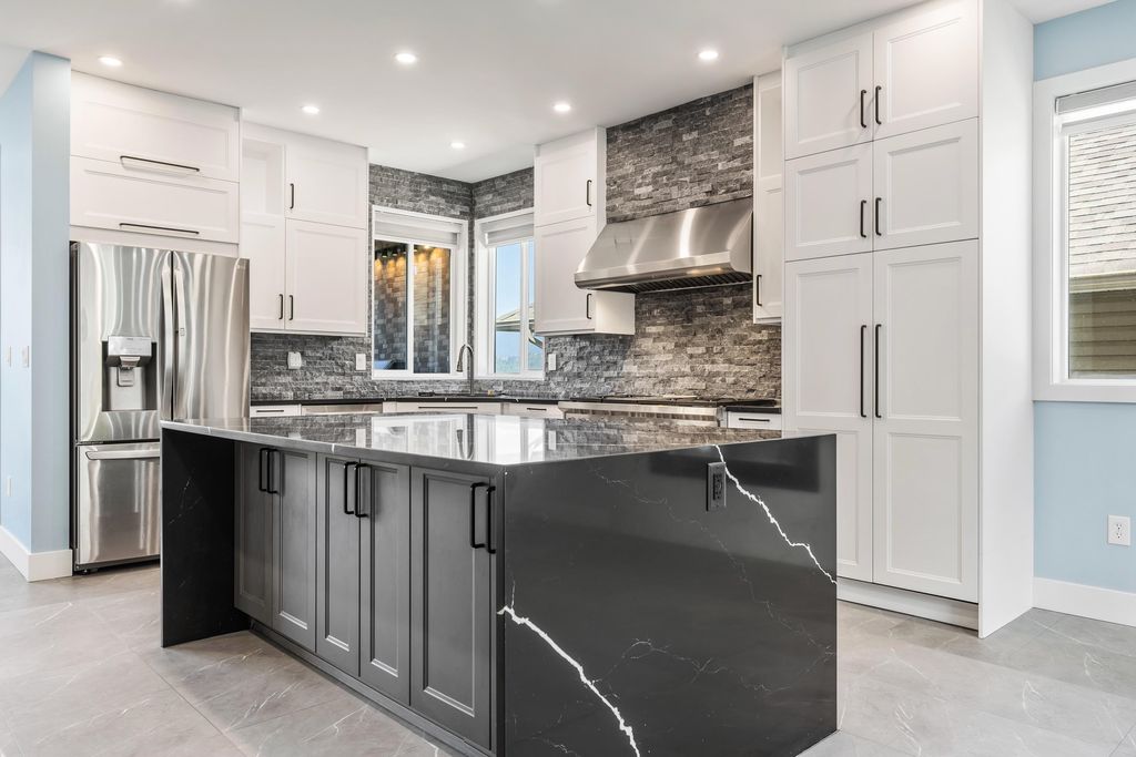 listing image 1107847090231142394