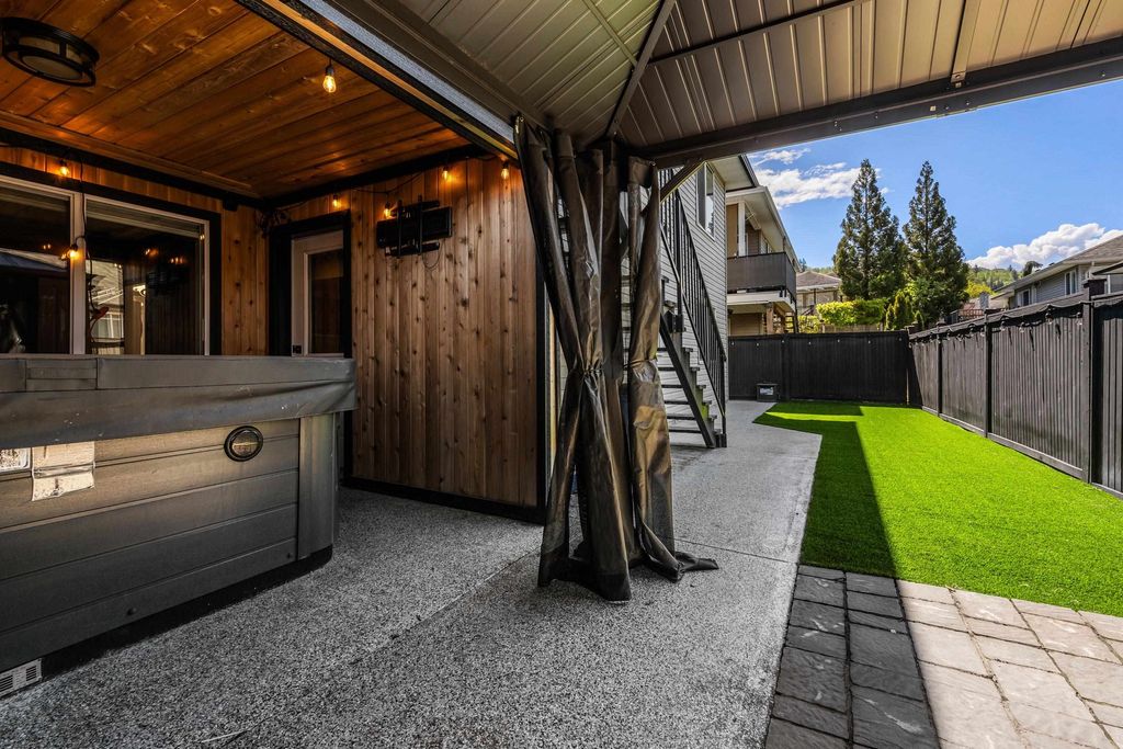 listing image 1105639621643436814