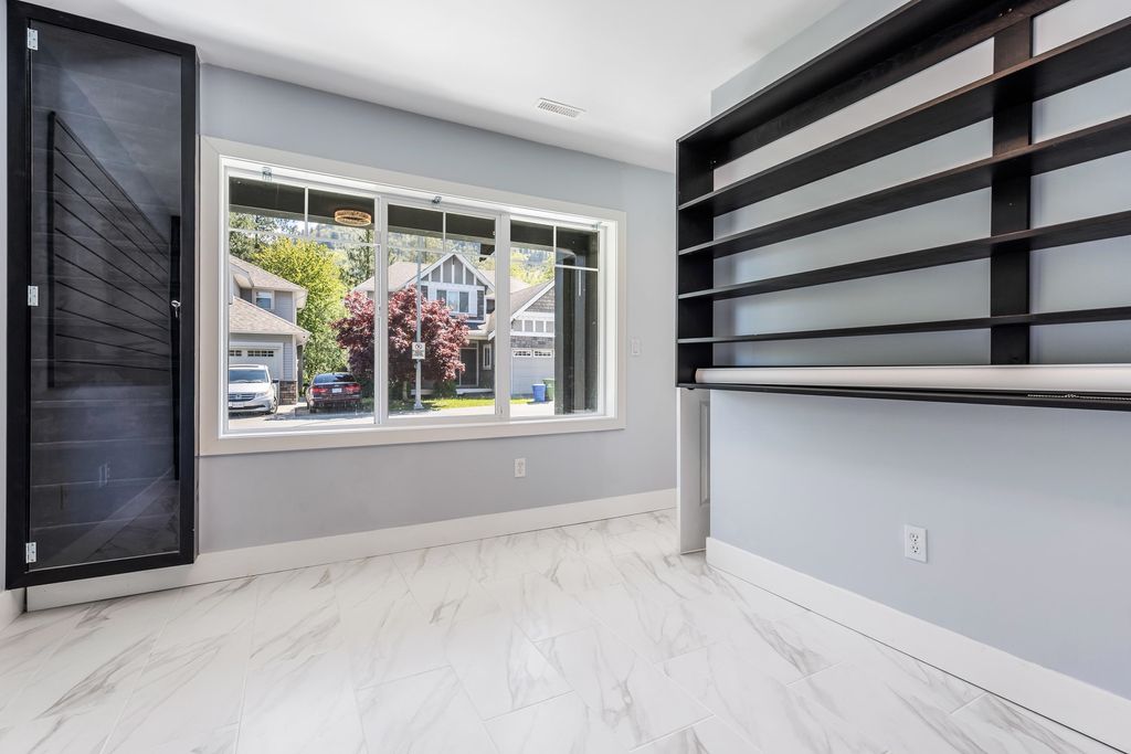 listing image 1105356850865212968
