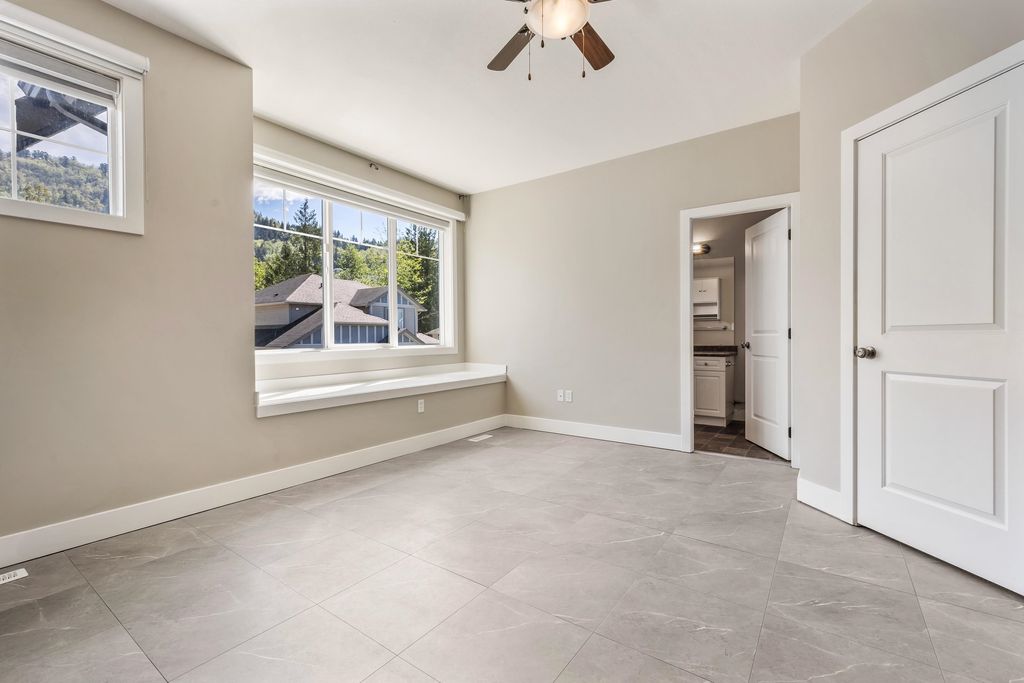 listing image 1107691503068419235