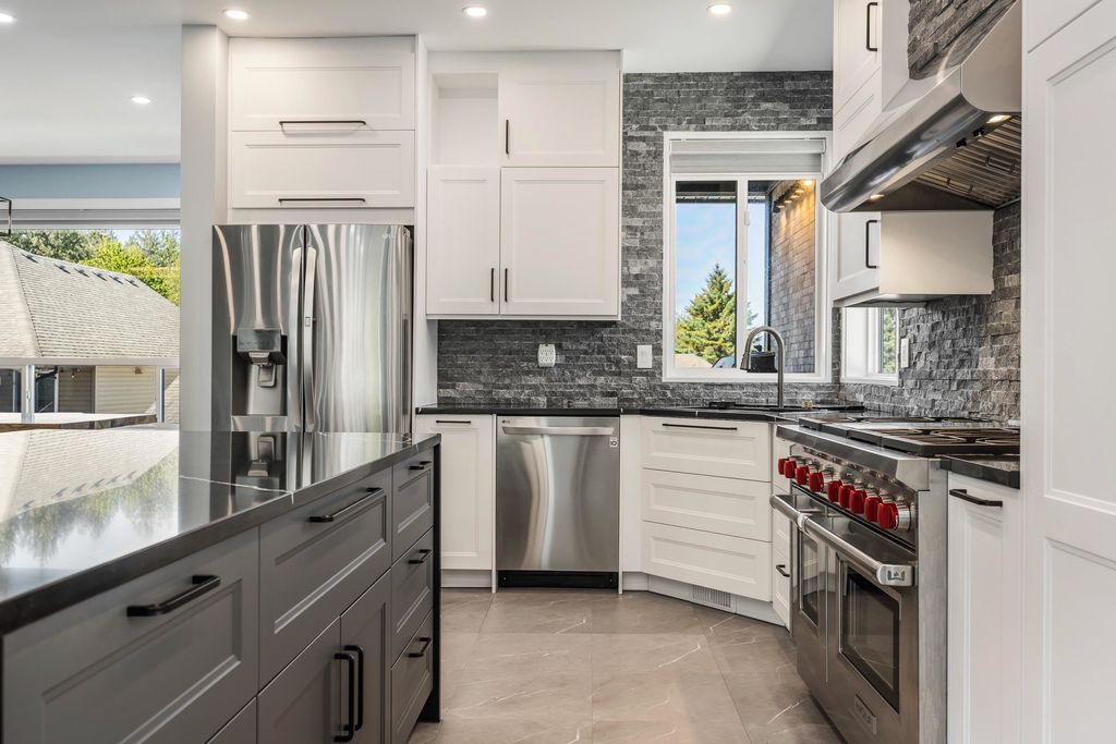 listing image 1104009989297125828
