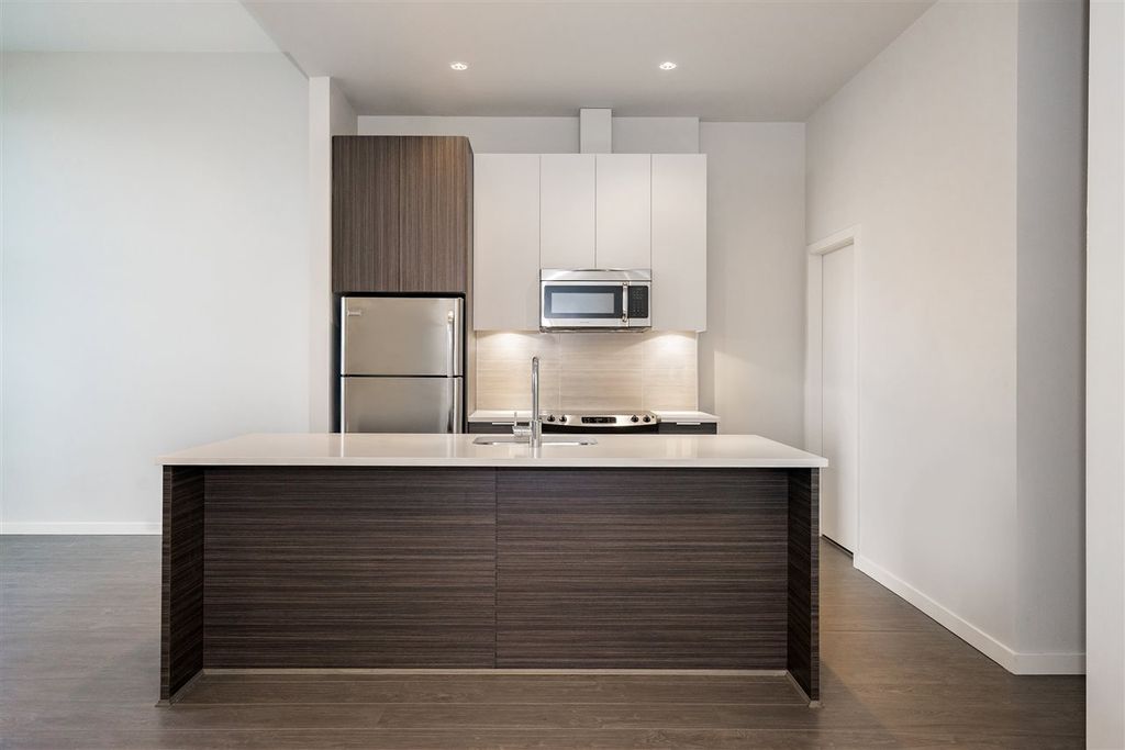 listing image 1106482806418498774