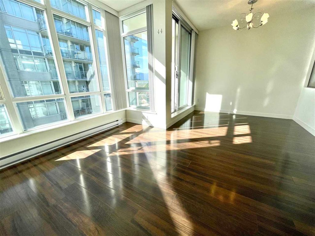 listing image 1106408731524170504
