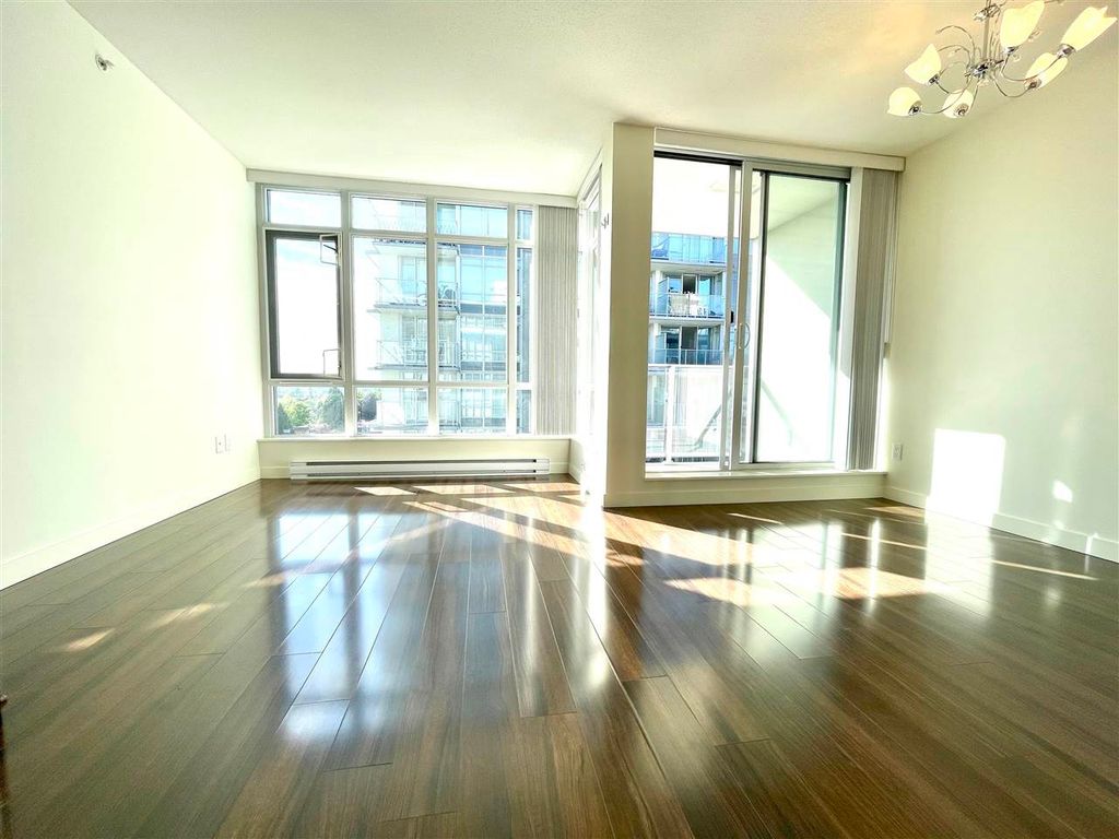 listing image 1107159974682125249