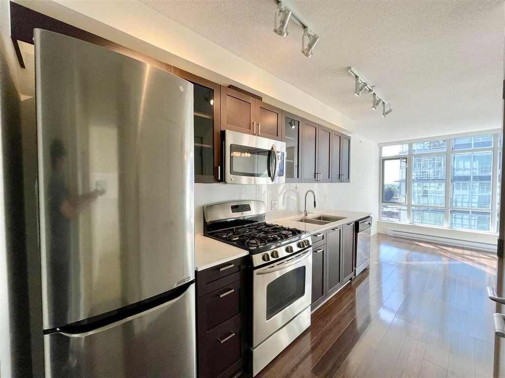 listing image 1106413973561270066