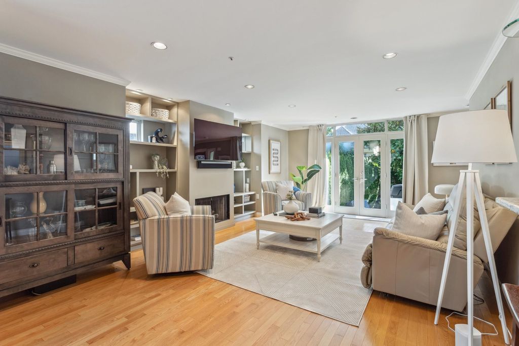 listing image 1100701790757771635