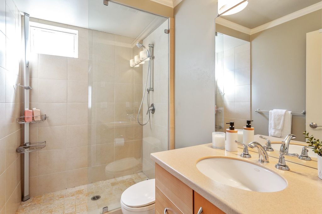 listing image 1105996474080098617