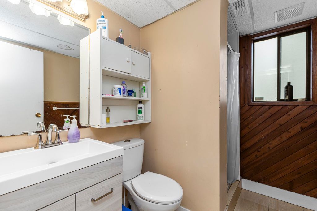 listing image 1104433777277132496