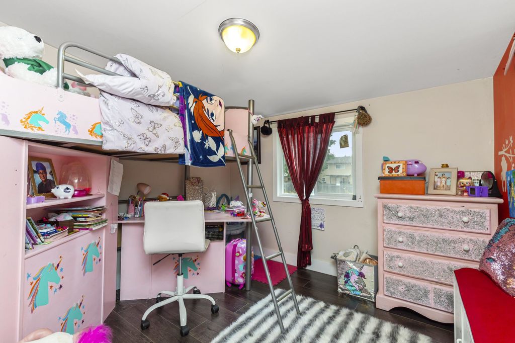 listing image 1100322626580382595