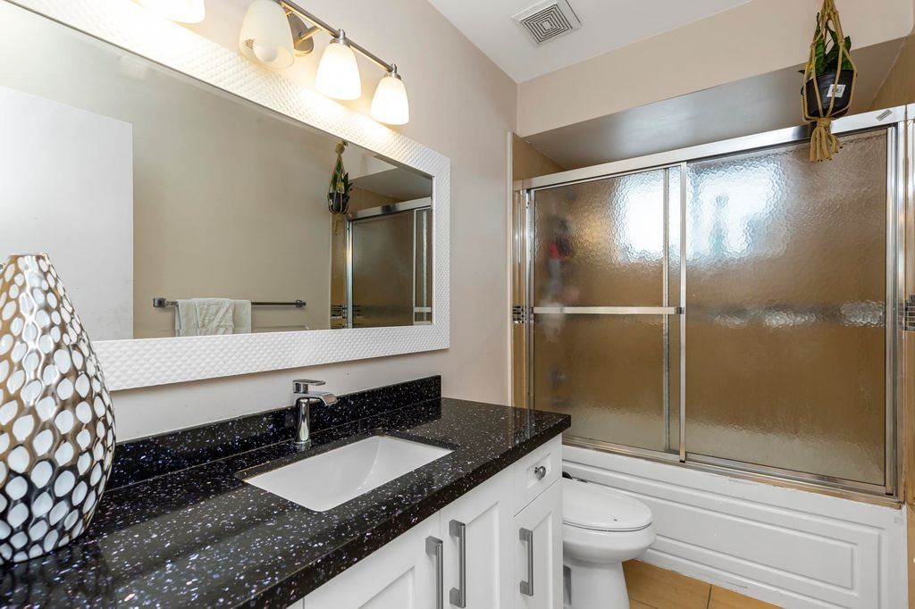 listing image 1108045263666107330