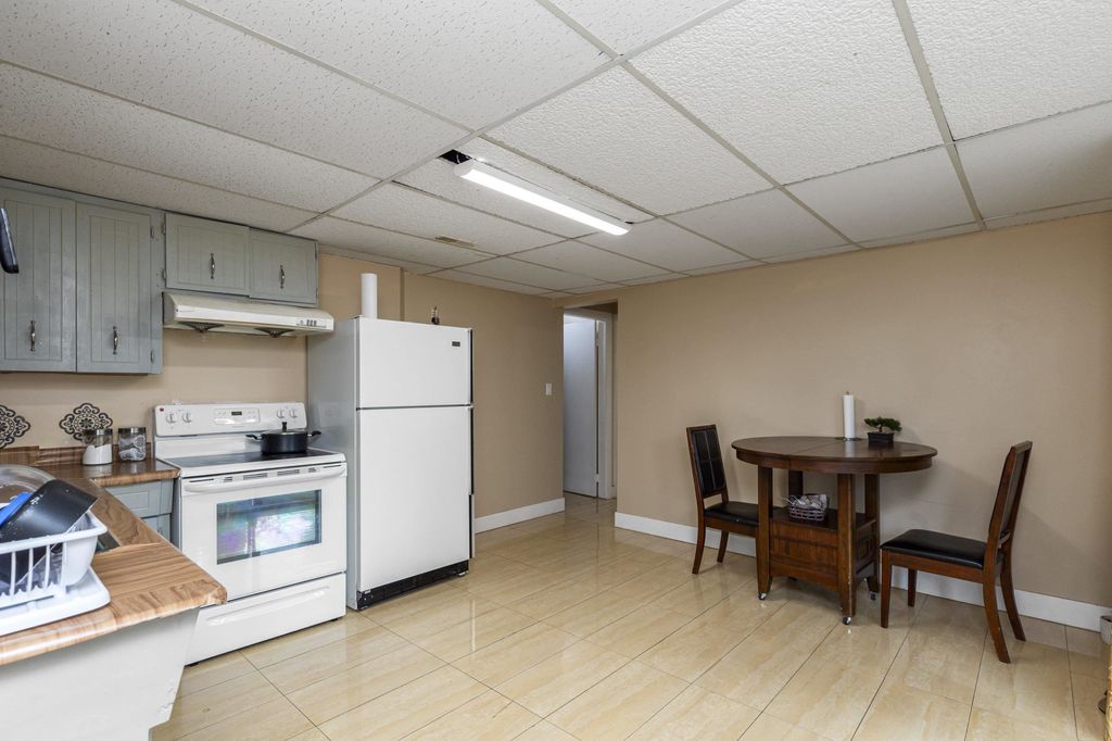 listing image 1104895769285472101