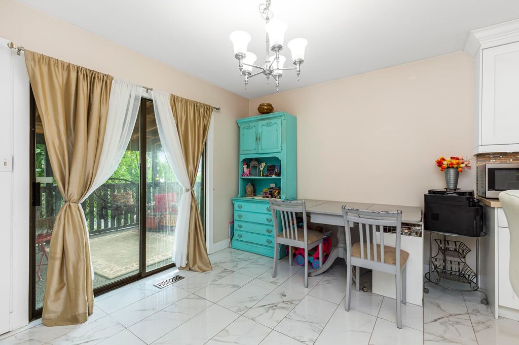 listing image 1103812878198091474