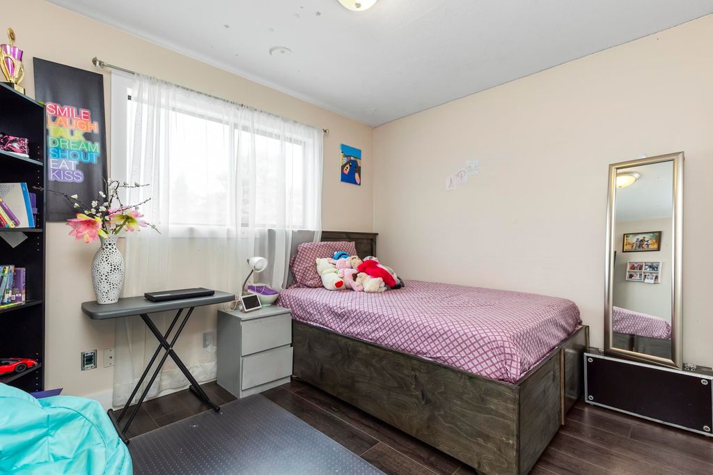 listing image 1102932701604581538