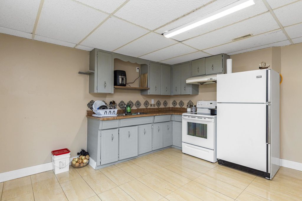 listing image 1105548853310077434