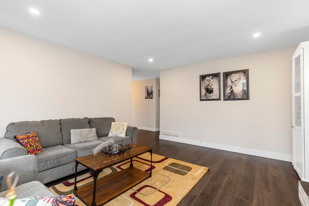 listing image 1100674917419982667