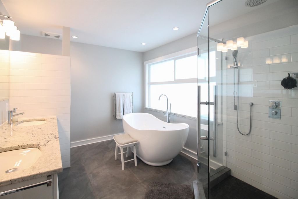 listing image 1101625571604750755