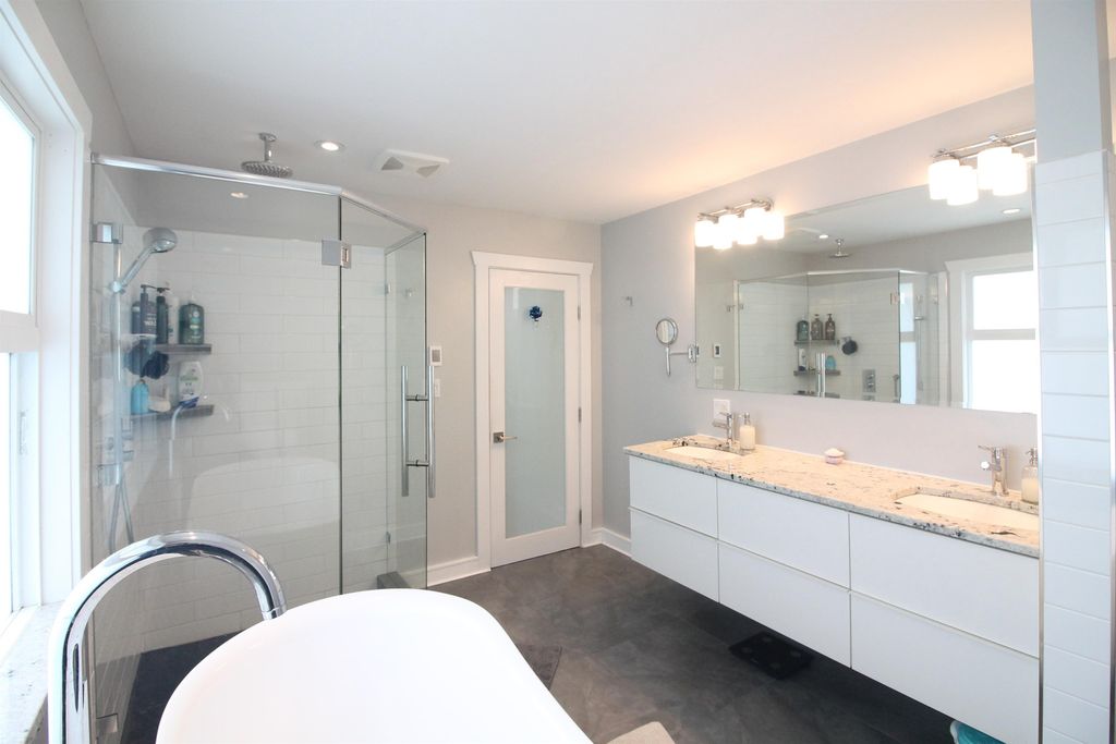 listing image 1102489736436349391