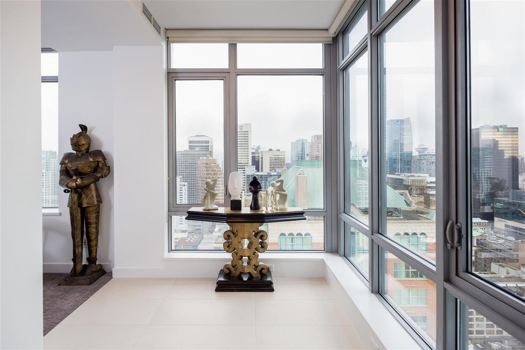 listing image 1101687645266898113