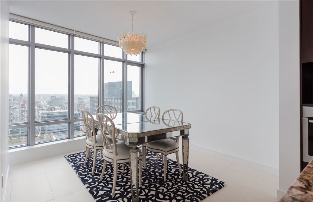 listing image 1104019157339342147