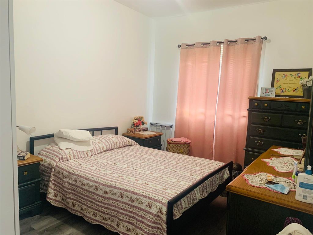 listing image 1106471313403327901