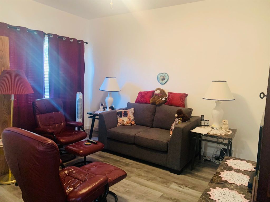 listing image 1109423411467615260