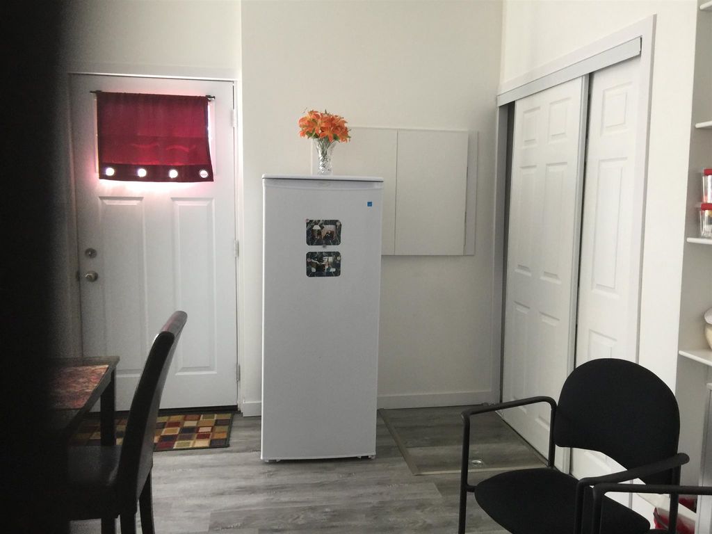 listing image 1106038028939310554