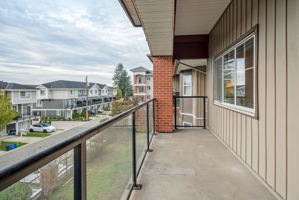 listing image 1104288184080582105