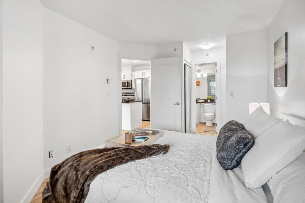 listing image 1104749132742664889
