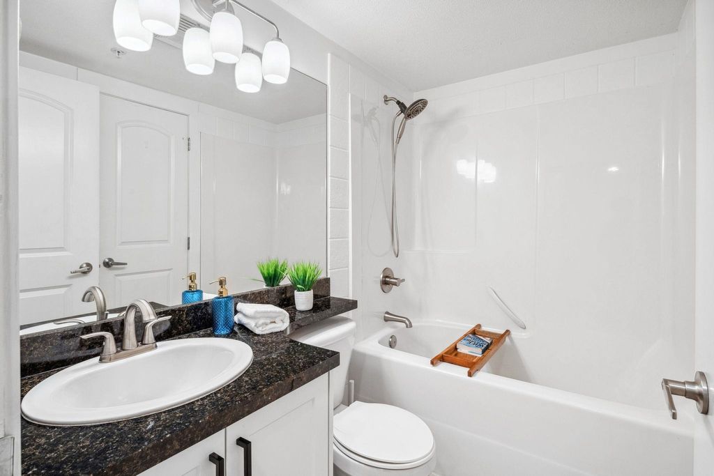 listing image 1109738664730676979