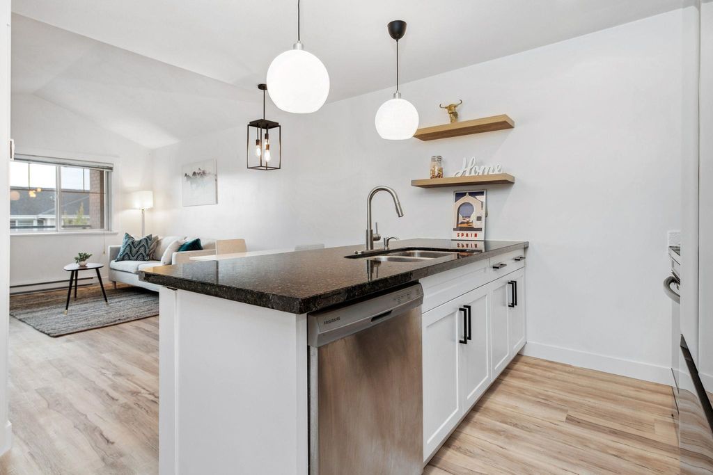 listing image 1108893420284875863
