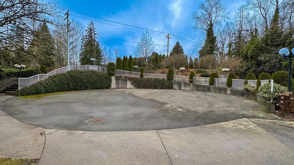 listing image 1100225172792547368