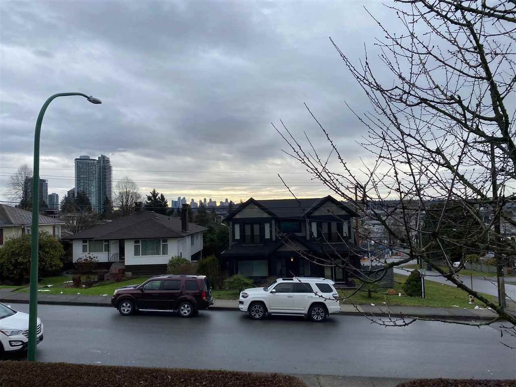 listing image 1106191777056783901