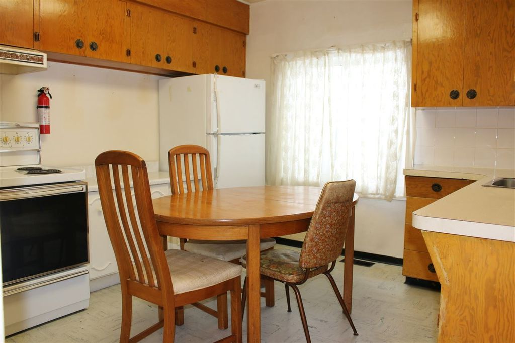 listing image 1108772299655380804
