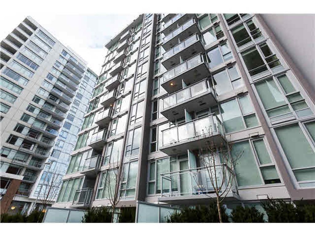 listing image 1102078502661336638