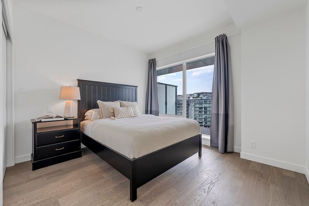 listing image 1102302768822792482