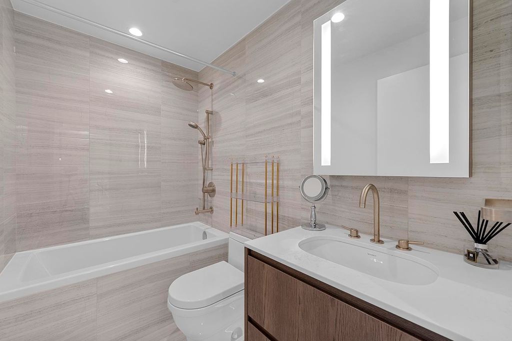 listing image 1100671772682273065